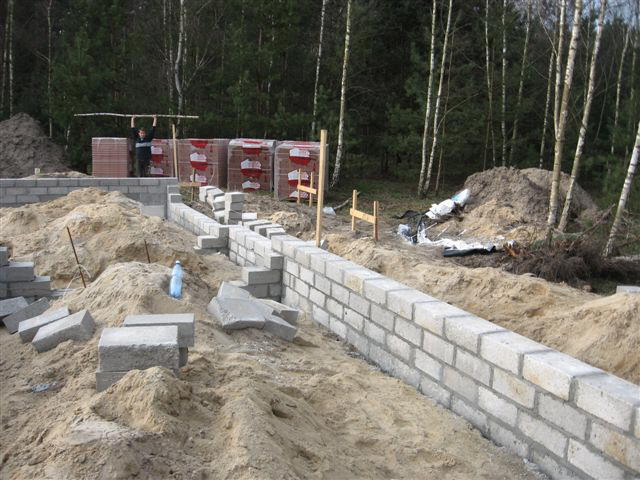 Fundamenty, zalewanie 076